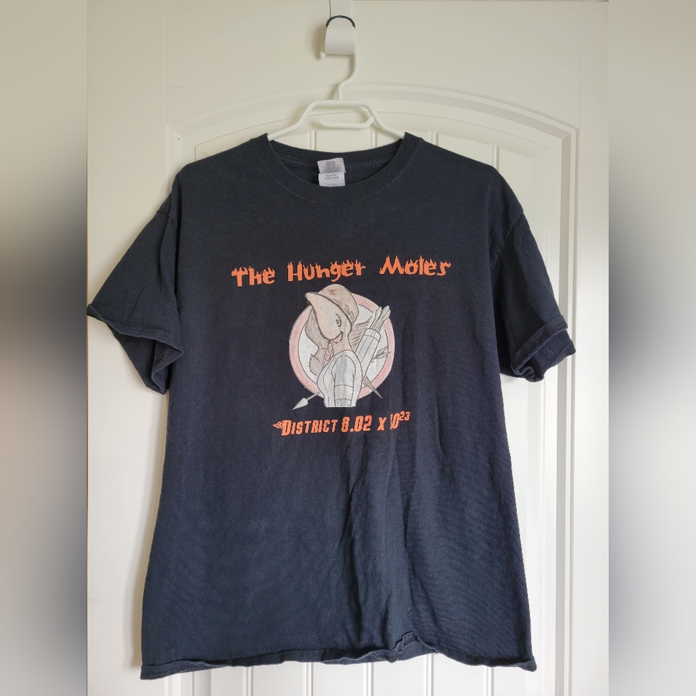 ✨️ 2/$10  Gildan Hunger Moles Tee
